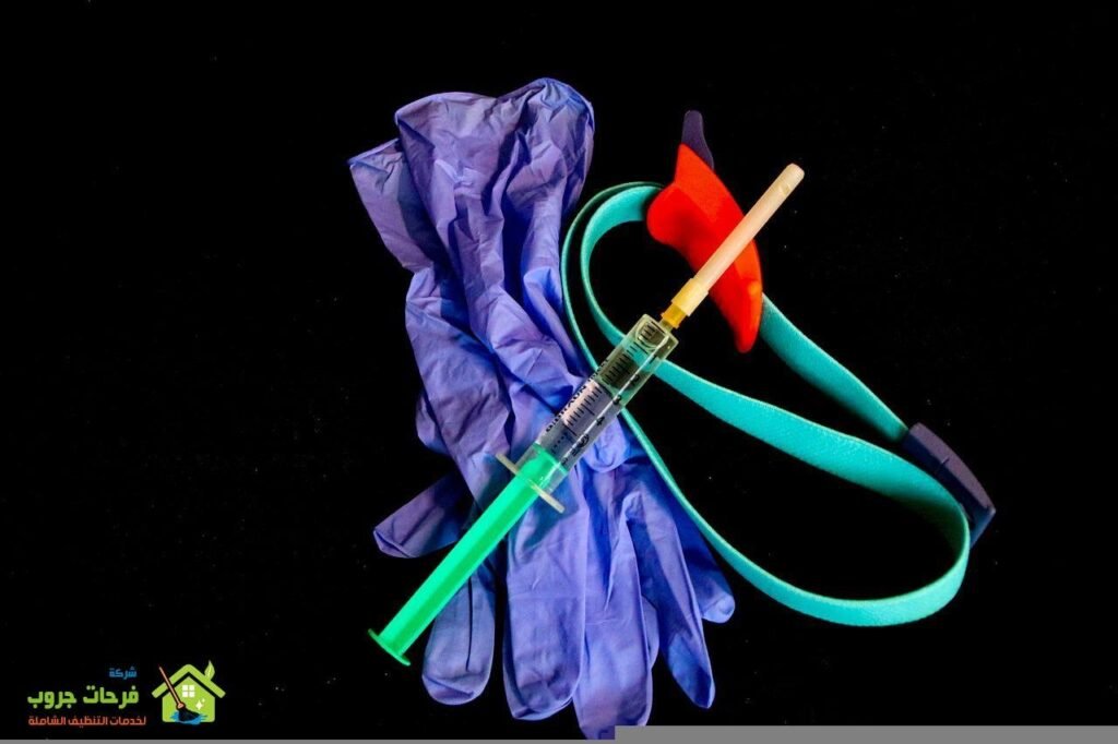 medicine, injection, gloves-6862672.jpg